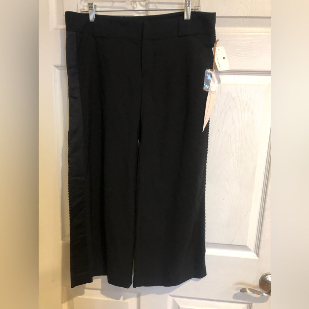 Black Ya-Ya tuxedo capri pants